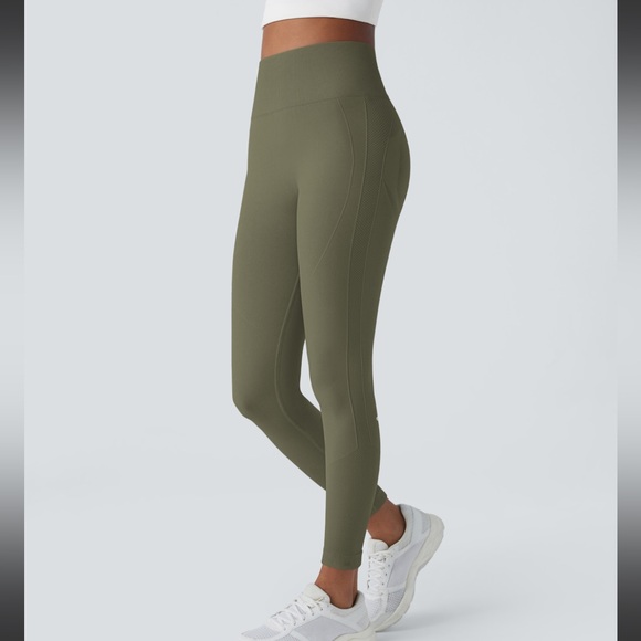 HALARA Seamless Flow High Waisted Tummy Control Butt Lifting Leggings L *New!* - Picture 2 of 6